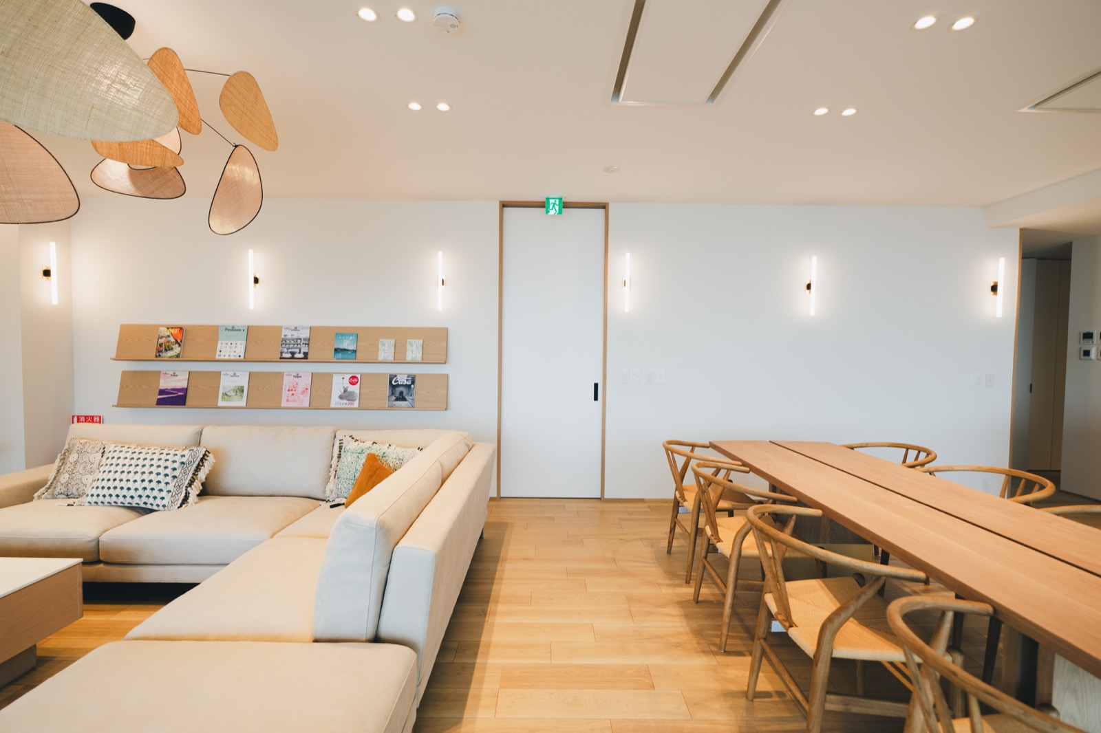 キッチンとダイニング