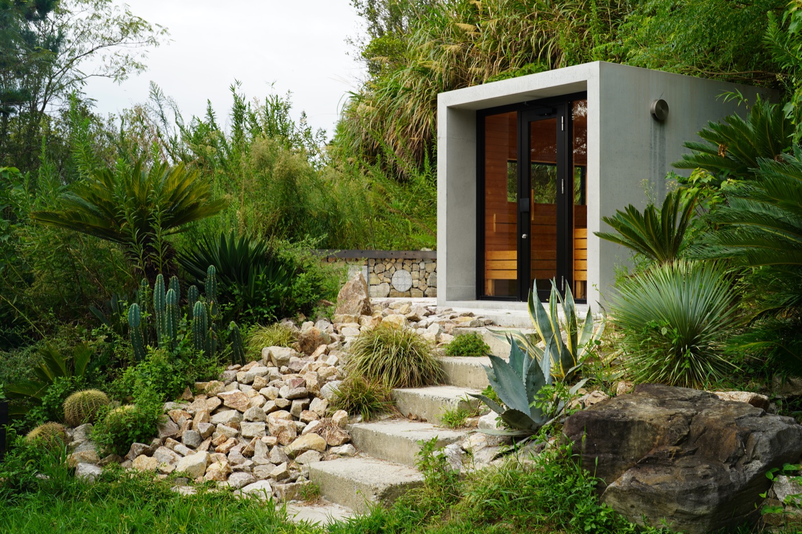 石とアウトドアサイトの質感